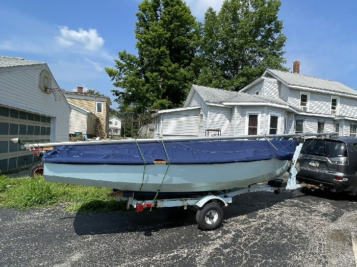 W887 Blue Mist — trailer close-up